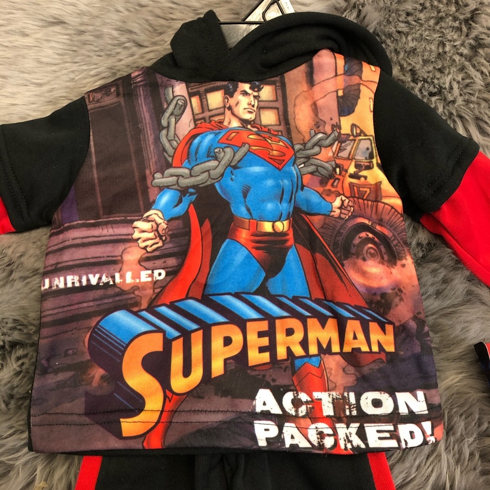 DC Comics | Boy's Superman 2 Piece Jogger Set | Black and Red | Size 2T - Picture 3 of 4